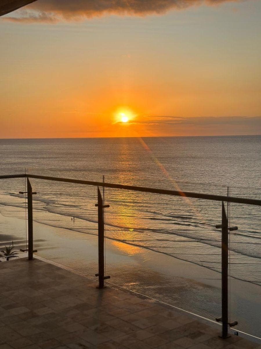 Departamento Amoblado de 244 m² en Venta con Vista Al Mar, Manabí — imagen 1