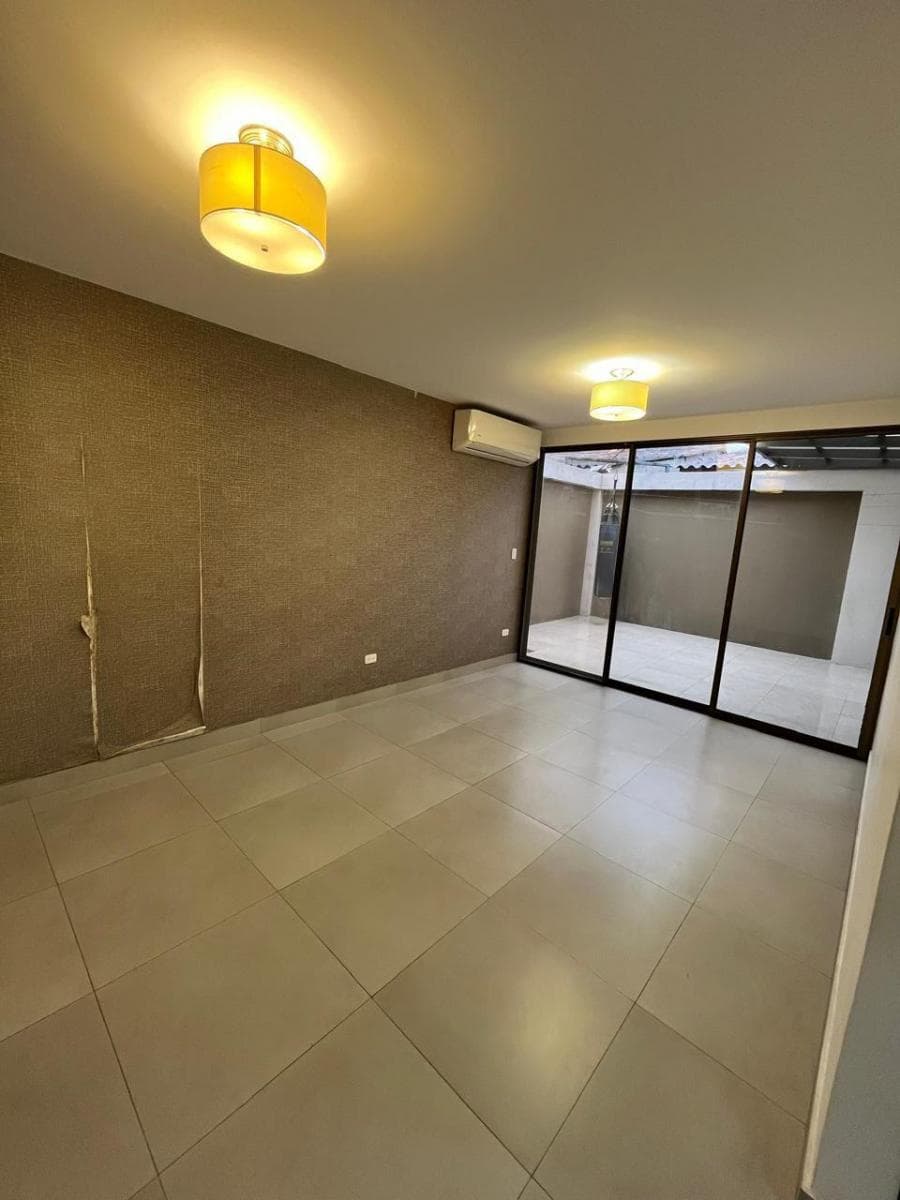 Casa en Venta Ubicada en La Urbanización La Joya, Etapa Rubí, Guayas — imagen 7