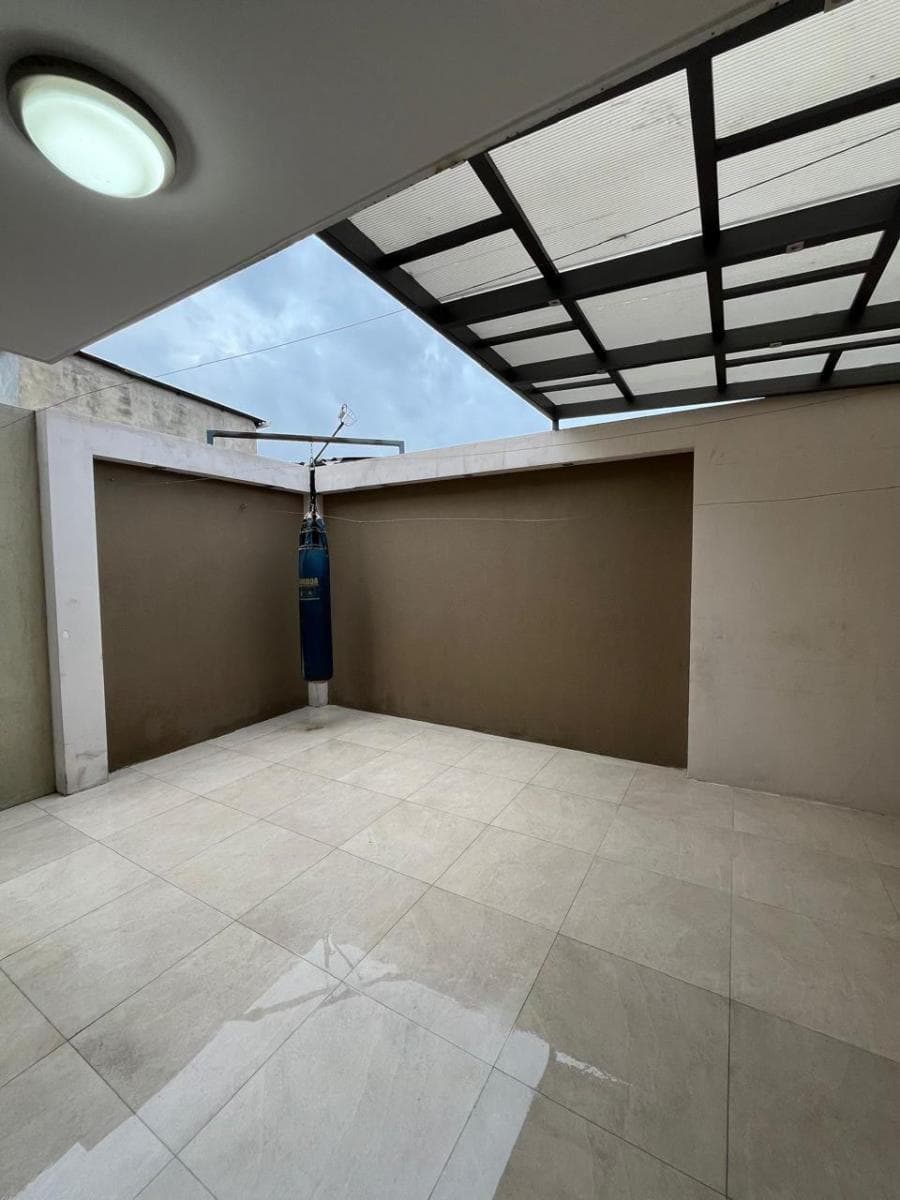 Casa en Venta Ubicada en La Urbanización La Joya, Etapa Rubí, Guayas — imagen 6