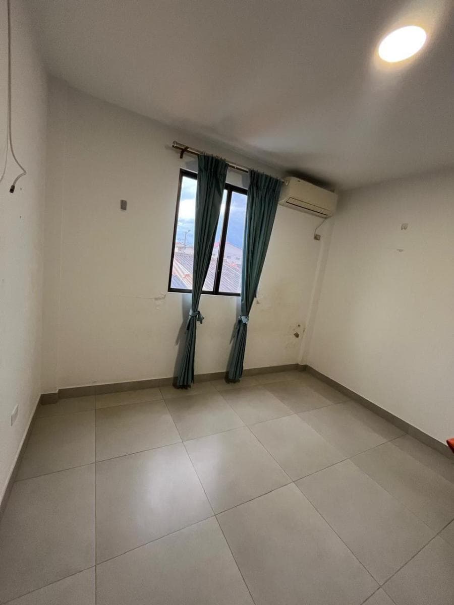 Casa en Venta Ubicada en La Urbanización La Joya, Etapa Rubí, Guayas — imagen 3