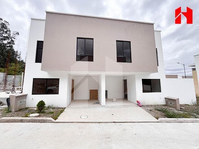 Vendo Casa en Cuenca Sector Ochoa León Aplica Crédito Vip (Cv3352), Azuay — imagen 1