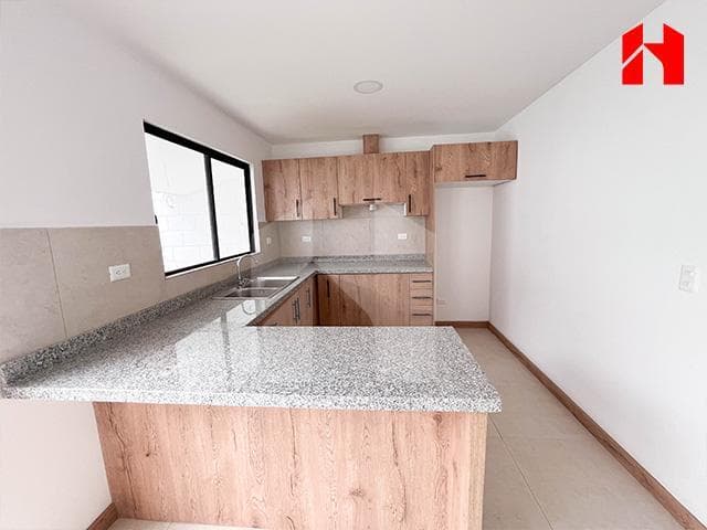 Vendo Casa en Cuenca Sector Ochoa León Aplica Crédito Vip (Cv3352), Azuay — imagen 6