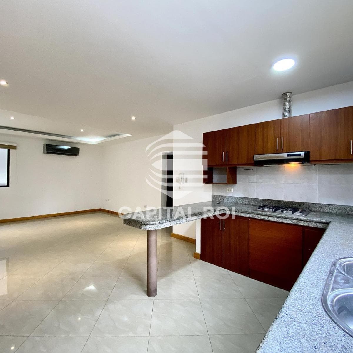 Departamento Remodelado en Venta, Kennedy Norte - Conjunto Cerrado. Cerca a Parque Lineal. Guayas — imagen 1
