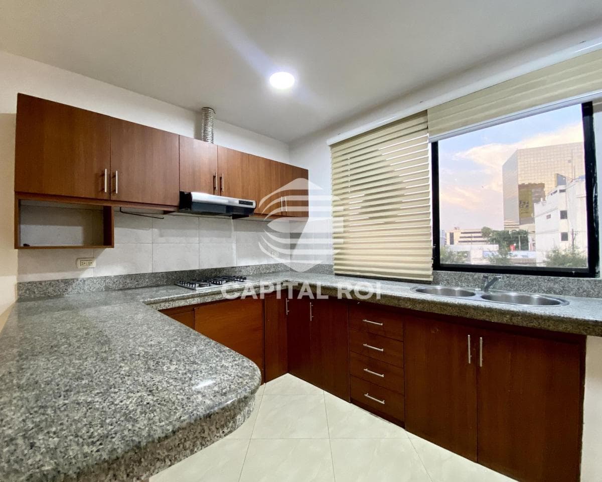 Departamento Remodelado en Venta, Kennedy Norte - Conjunto Cerrado. Cerca a Parque Lineal. Guayas — imagen 8