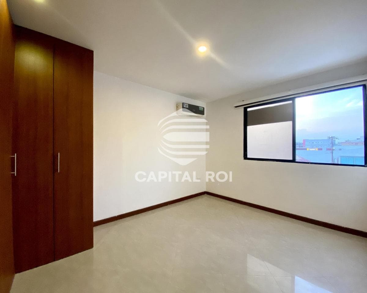 Departamento Remodelado en Venta, Kennedy Norte - Conjunto Cerrado. Cerca a Parque Lineal. Guayas — imagen 3