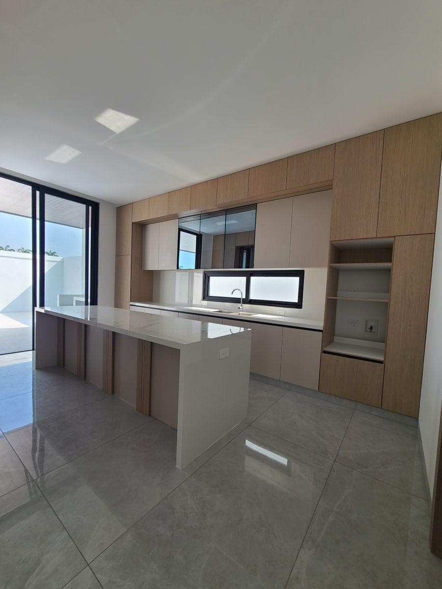 Casa de Estreno en Venta Urb. Punta Barranca, Nuevo Samborondon, Guayas — imagen 9