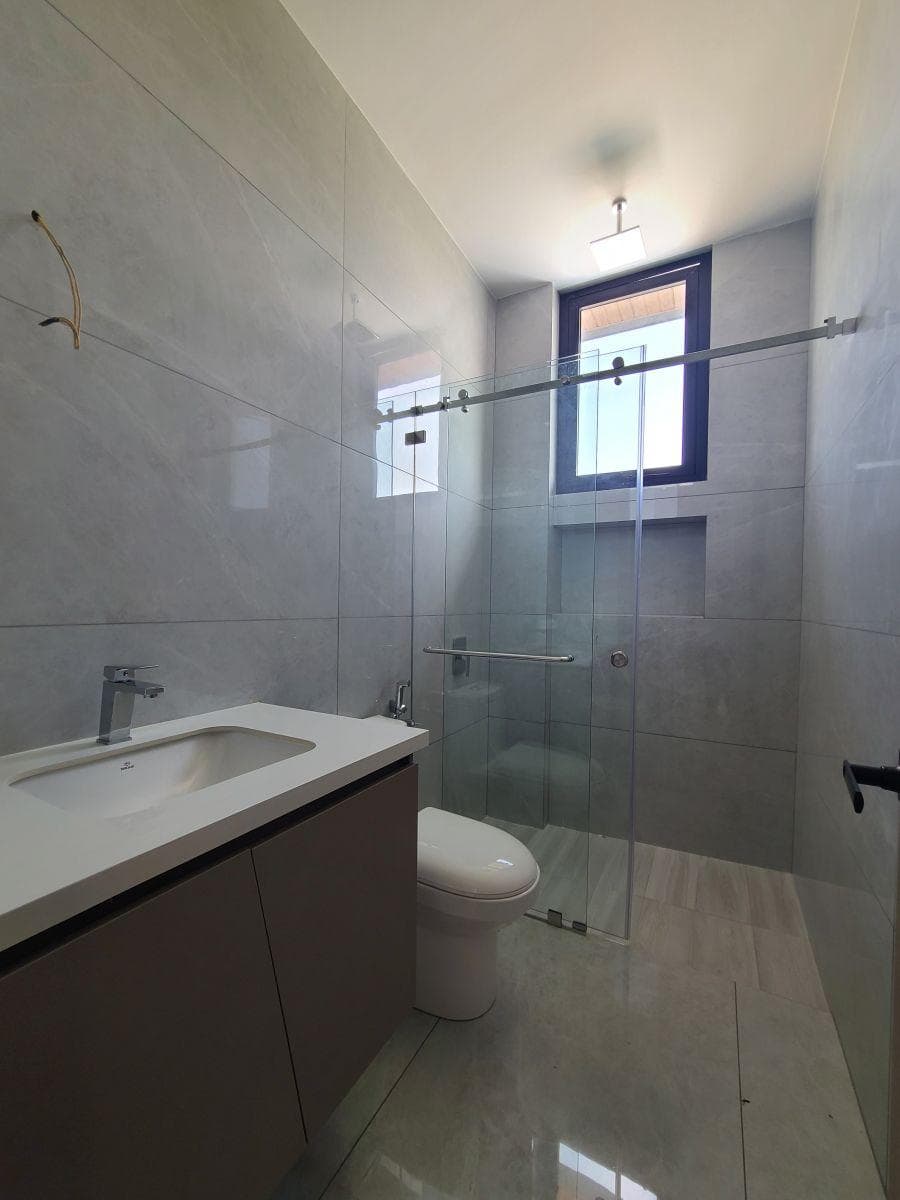 Casa de Estreno en Venta Urb. Punta Barranca, Nuevo Samborondon, Guayas — imagen 3