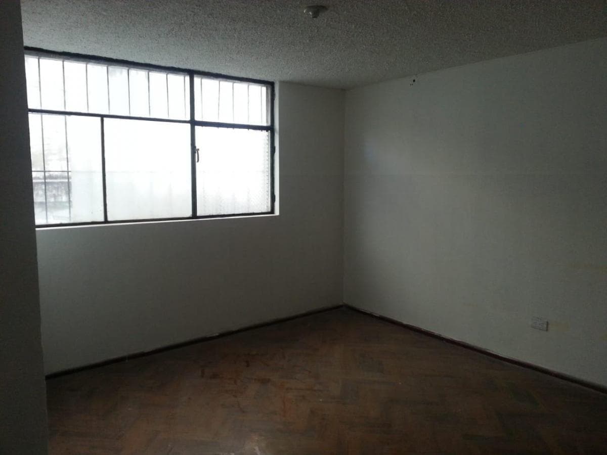 Hostal de Venta Mariscal, Remodelado, 21 Habitaciones con Baño Privado, $299 Mil — imagen 7