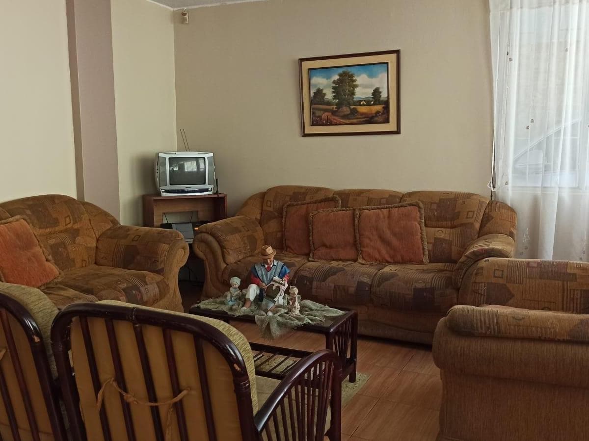 Casa Rentera en Venta en El Sector de Lomas de Puengasi. Barrio Obrero Independiente — imagen 1