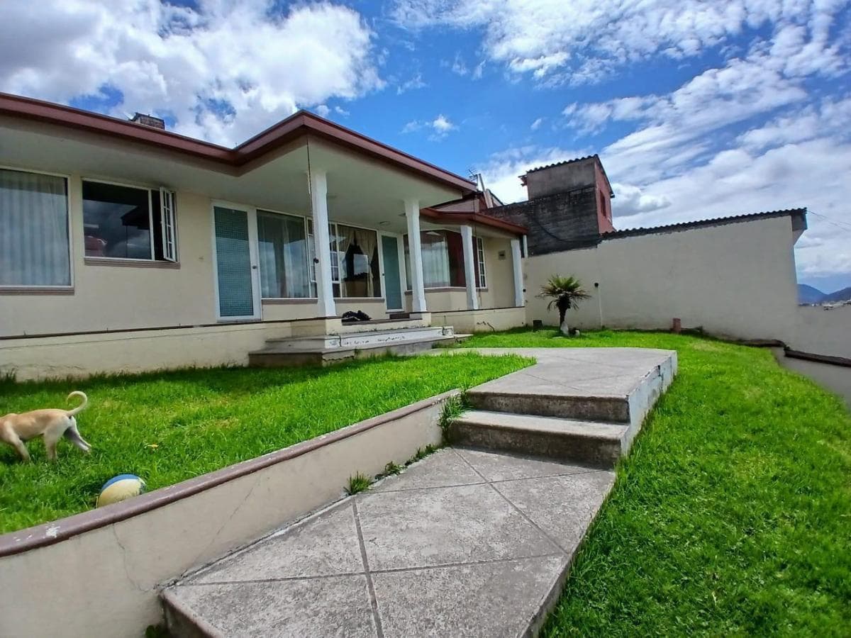 Casa Rentera en Venta en El Sector de Lomas de Puengasi. Barrio Obrero Independiente — imagen 7
