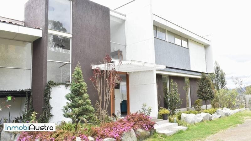 Cerca del Hospital del Iess, Venta de Hermosa Casa con Vista a La Ciudad, Azuay — imagen 1