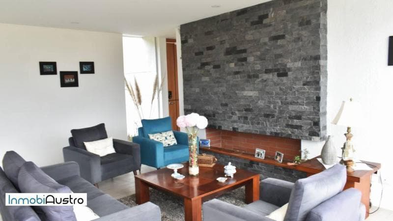 Cerca del Hospital del Iess, Venta de Hermosa Casa con Vista a La Ciudad, Azuay — imagen 8