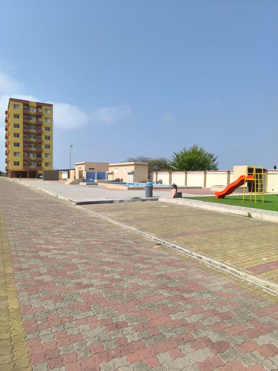 Venta de Casa de 213 m en Urbanización Cerrada, 2 Dorm. en Playas. en La Vía Playas Data, Guayas — imagen 8