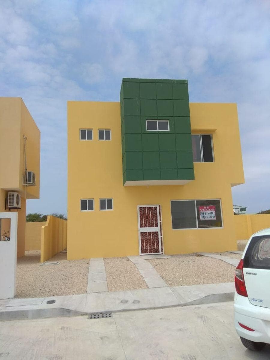 Venta de Casa de 213 m en Urbanización Cerrada, 2 Dorm. en Playas. en La Vía Playas Data, Guayas — imagen 3