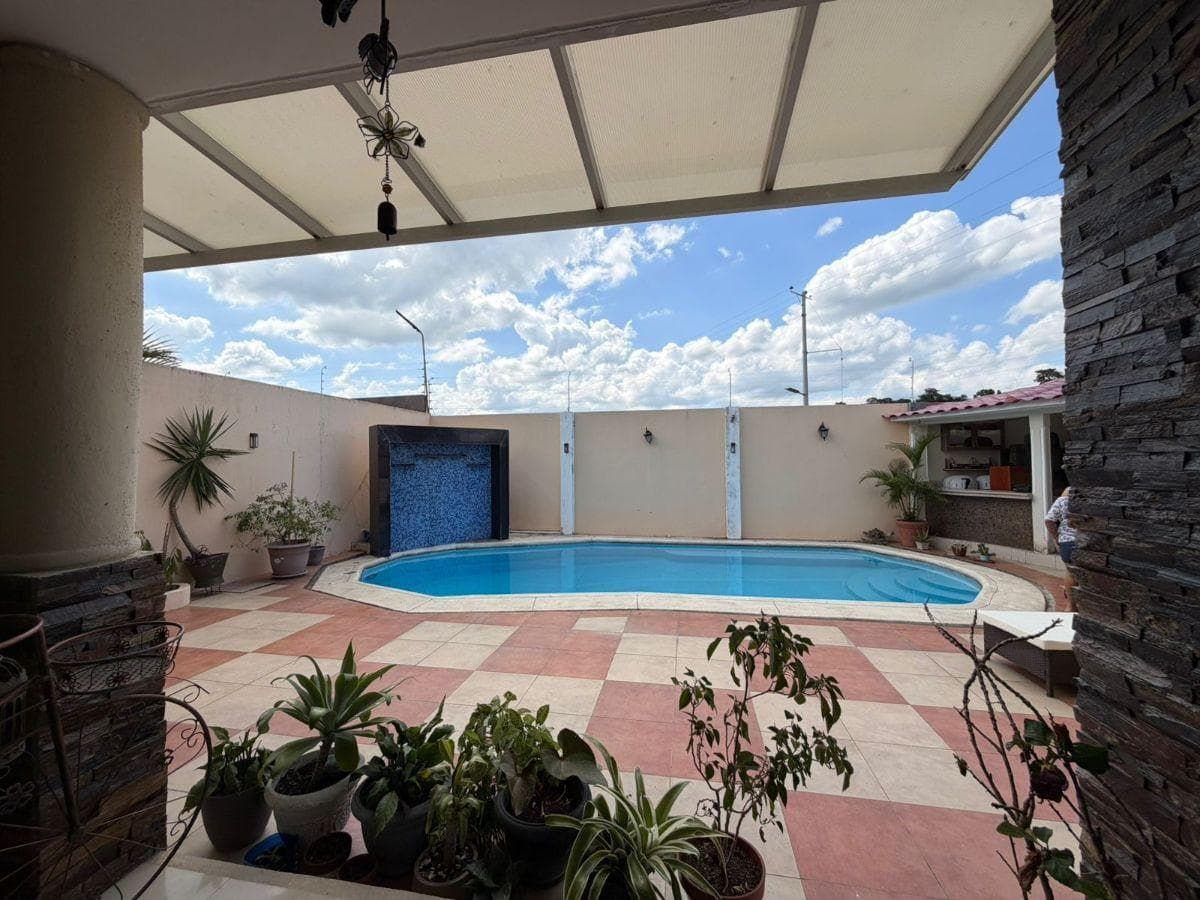 Casa en Alquiler o Venta de 419 m² con 4 Habitaciones en Urbanización de Vía a La Costa - Km. 22, Guayas — imagen 1
