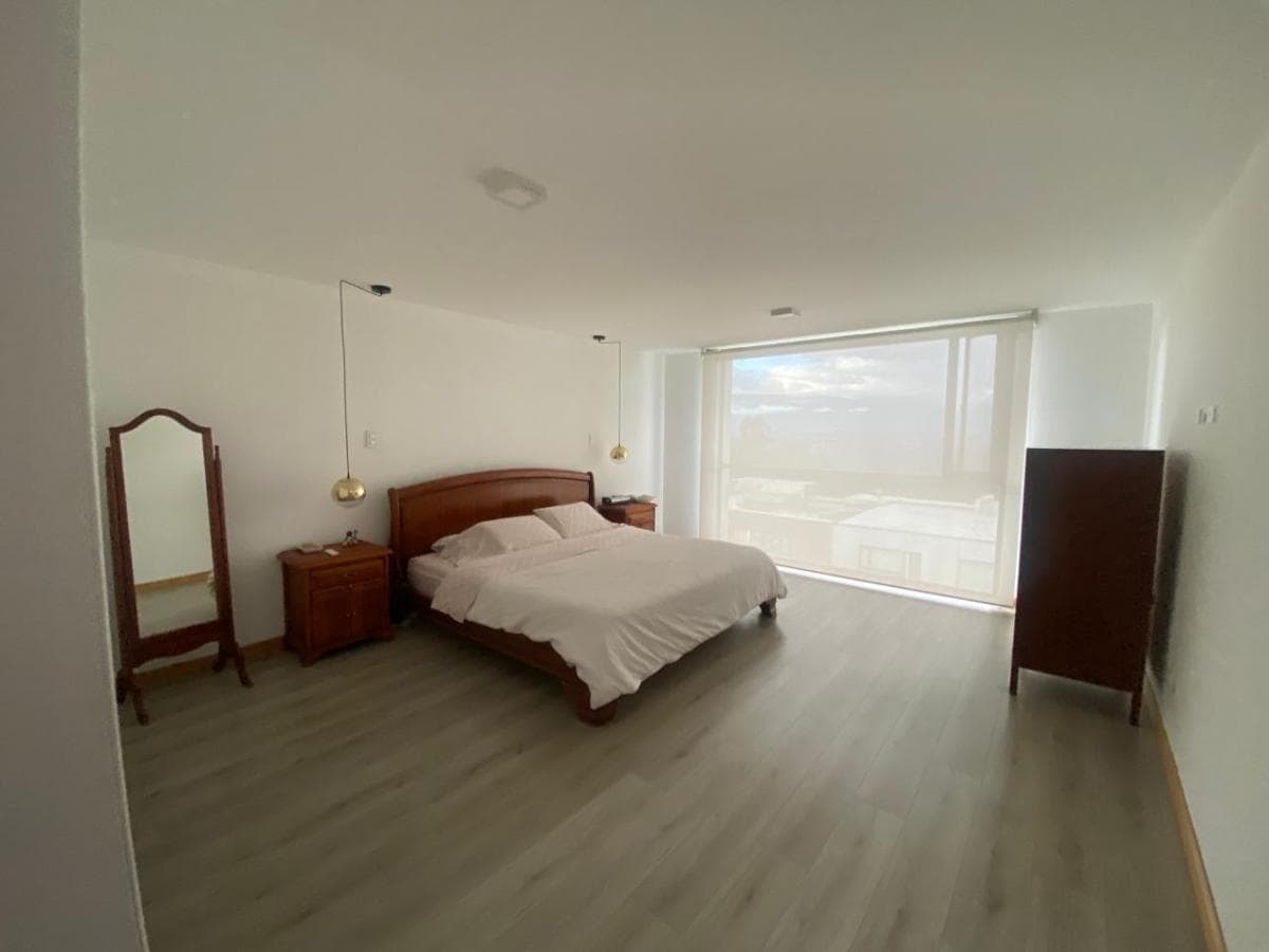 Hermosa Casa de Venta en Nayón, Segura, Moderna, No Adosada, Amplio Jardín Pr — imagen 9