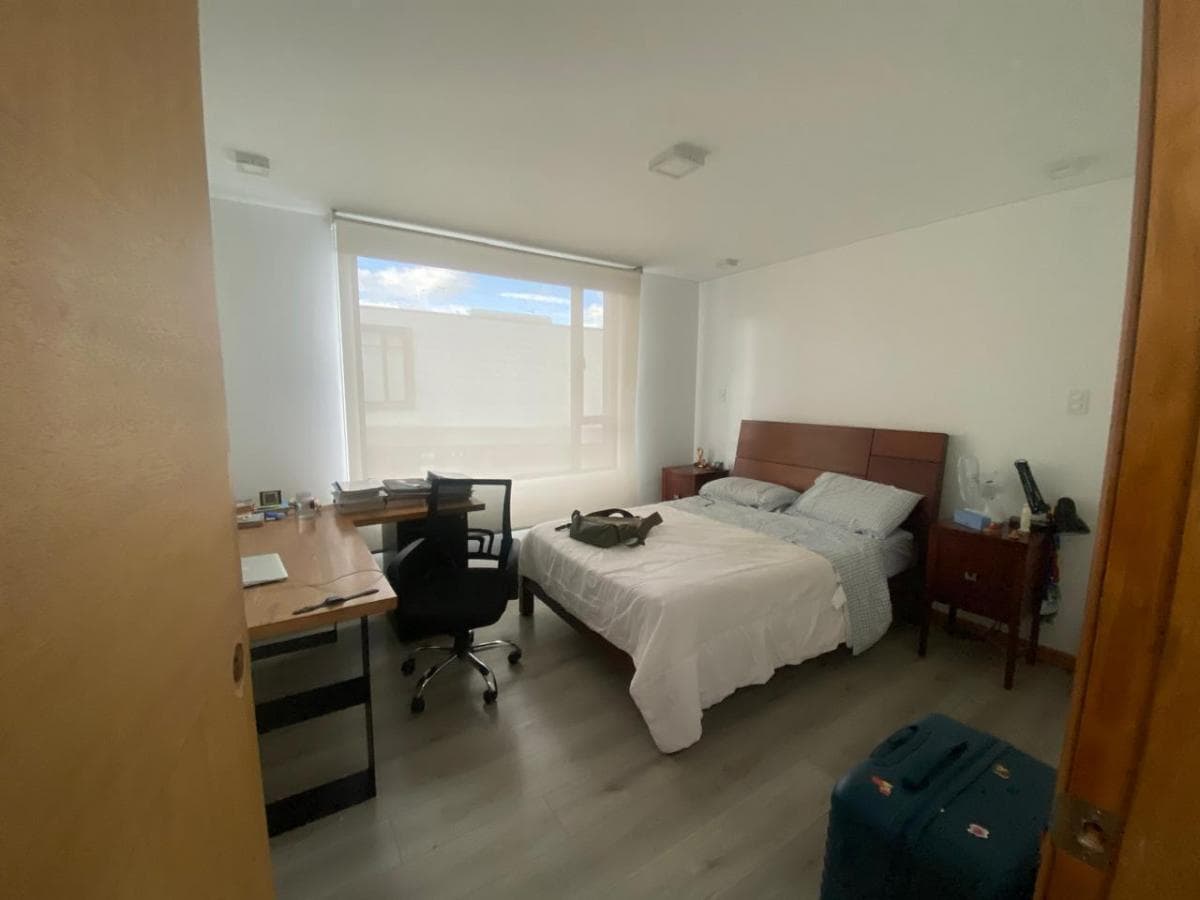 Hermosa Casa de Venta en Nayón, Segura, Moderna, No Adosada, Amplio Jardín Pr — imagen 8
