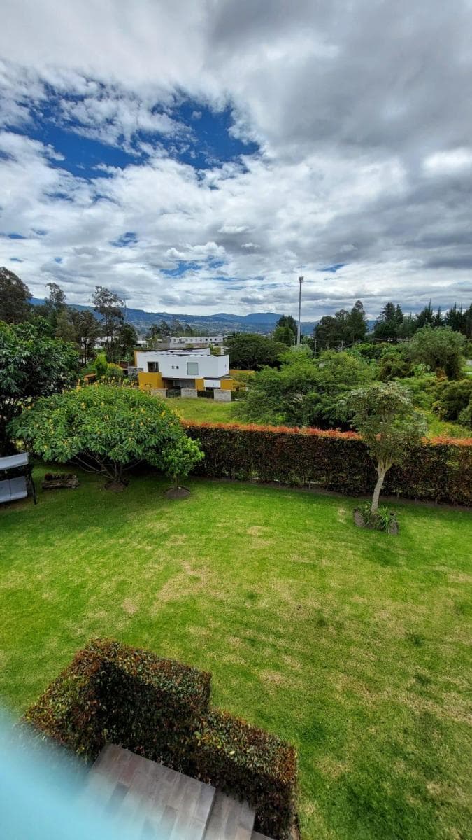 Hermosa Casa Dentro de Urbanizacion con Areas Verdes — imagen 10