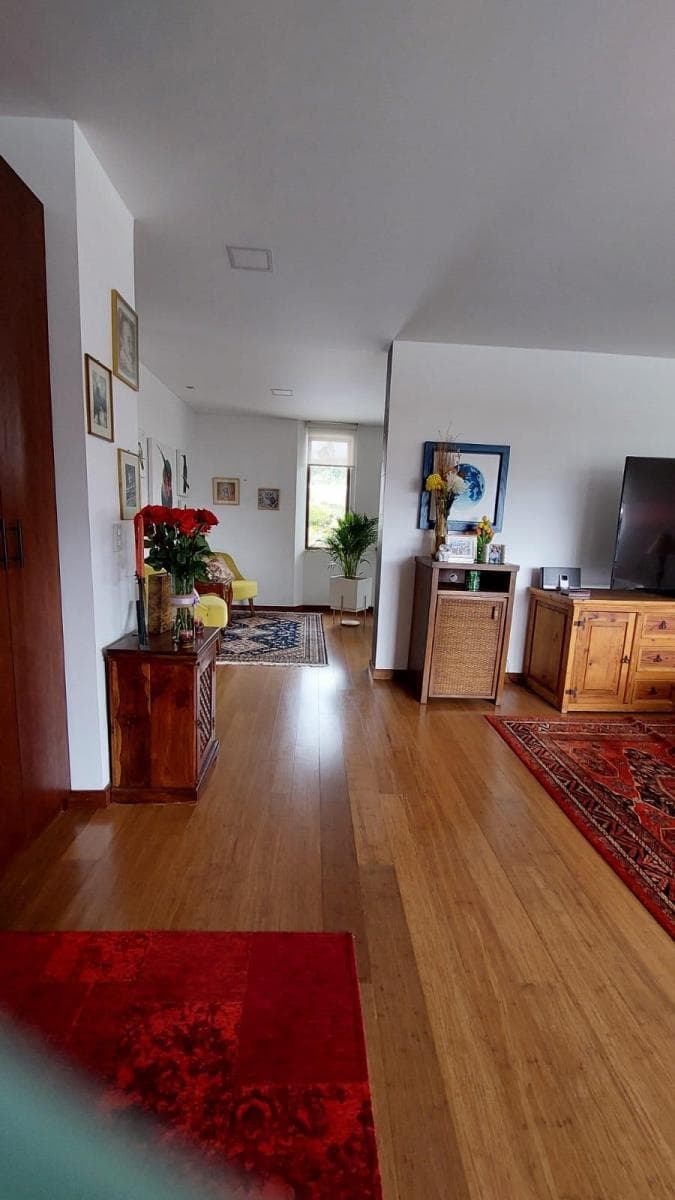 Hermosa Casa Dentro de Urbanizacion con Areas Verdes — imagen 5
