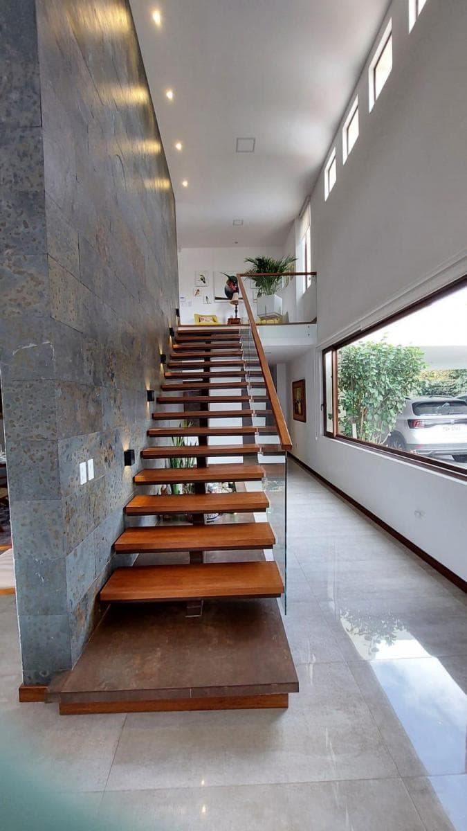 Hermosa Casa Dentro de Urbanizacion con Areas Verdes — imagen 4