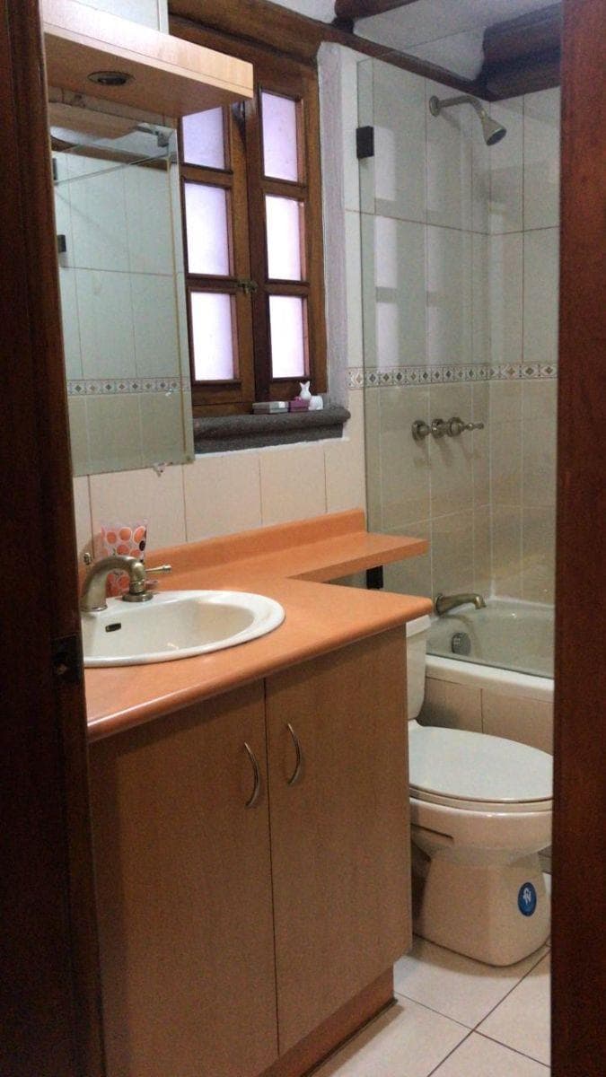 Vendo Linda Casa Rústica por El Colegio Sek. 382 m Pérgola, 4 Dorm. — imagen 6