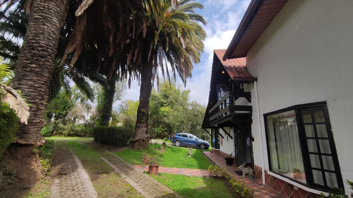 Casa en Venta de 4 Habitaciones en Planta Baja con Terreno de 1800 m², Valle de Los Chillos, Conocoto — imagen 9