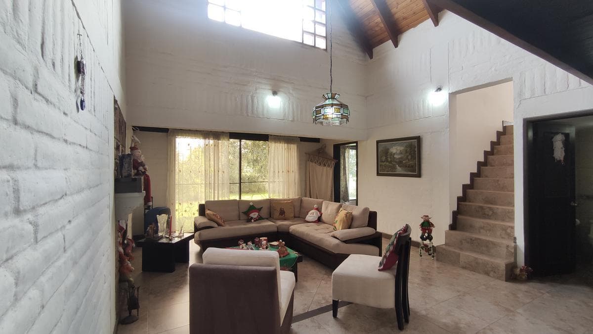 Casa en Venta de 4 Habitaciones en Planta Baja con Terreno de 1800 m², Valle de Los Chillos, Conocoto — imagen 7