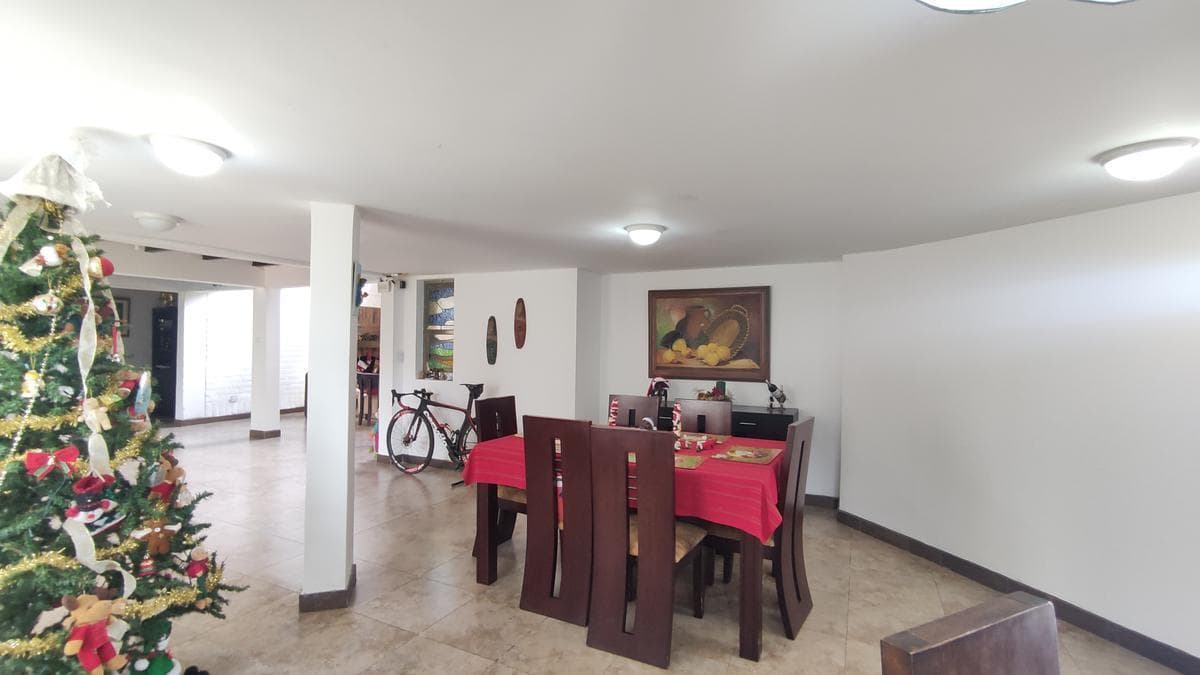 Casa en Venta de 4 Habitaciones en Planta Baja con Terreno de 1800 m², Valle de Los Chillos, Conocoto — imagen 5