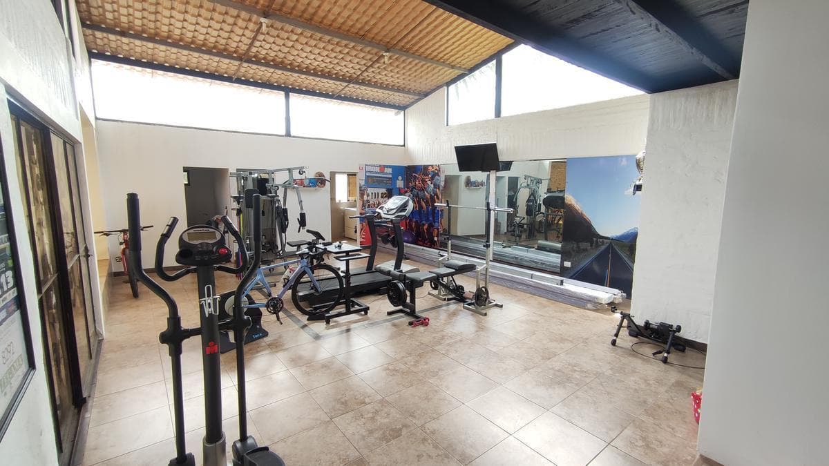 Casa en Venta de 4 Habitaciones en Planta Baja con Terreno de 1800 m², Valle de Los Chillos, Conocoto — imagen 2