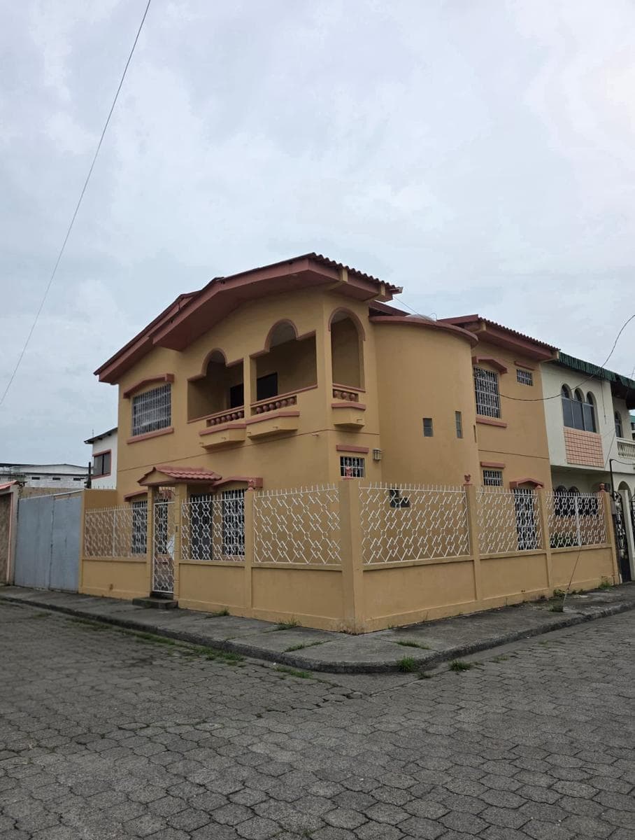 Casa en Venta Full Remodelada de 4 Habitaciones en Alborada 8ava Etapa - Norte Gye, Guayas — imagen 1
