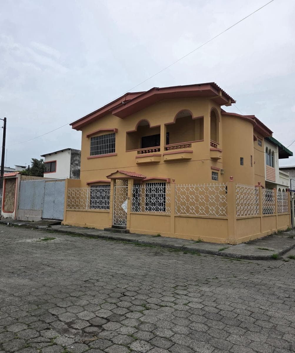 Casa en Venta Full Remodelada de 4 Habitaciones en Alborada 8ava Etapa - Norte Gye, Guayas — imagen 10