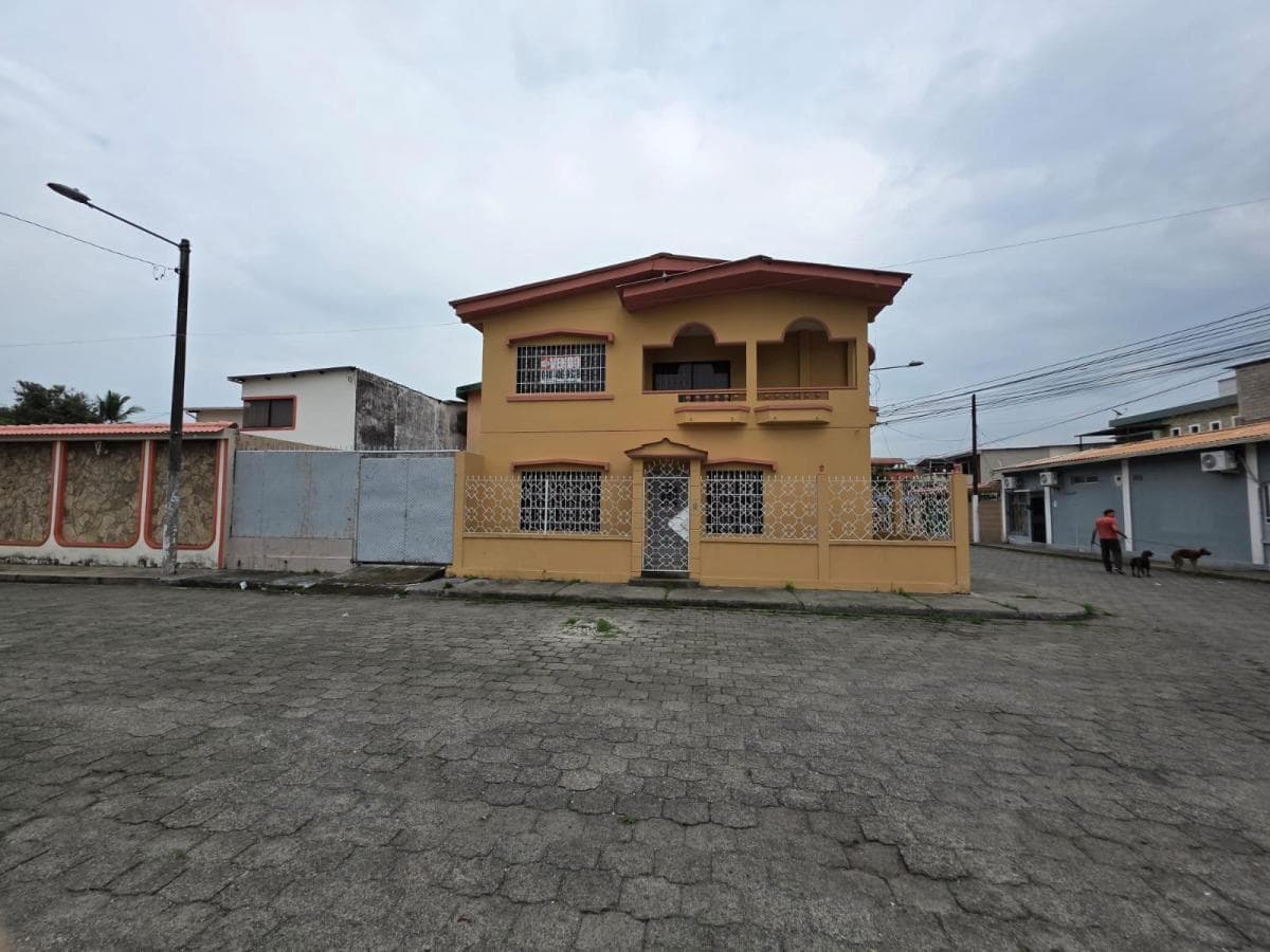 Casa en Venta Full Remodelada de 4 Habitaciones en Alborada 8ava Etapa - Norte Gye, Guayas — imagen 9