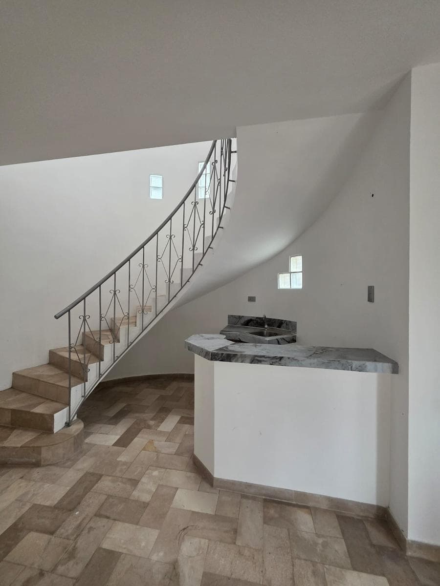 Casa en Venta Full Remodelada de 4 Habitaciones en Alborada 8ava Etapa - Norte Gye, Guayas — imagen 6