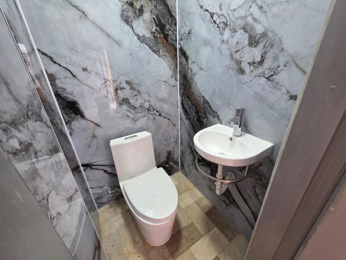 Casa en Venta Full Remodelada de 4 Habitaciones en Alborada 8ava Etapa - Norte Gye, Guayas — imagen 3
