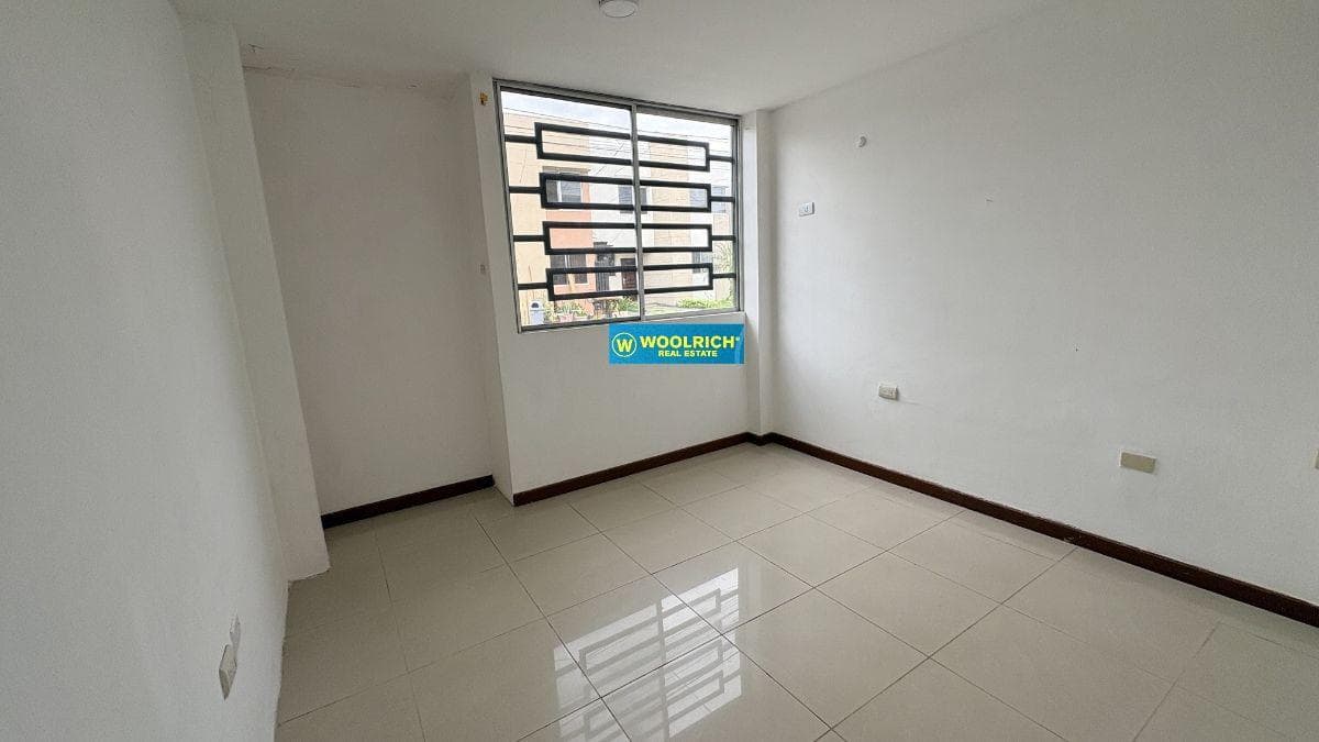Urbanización Cataluna, Vendo Casa 4 Dorm, 150 m², Guayas — imagen 4