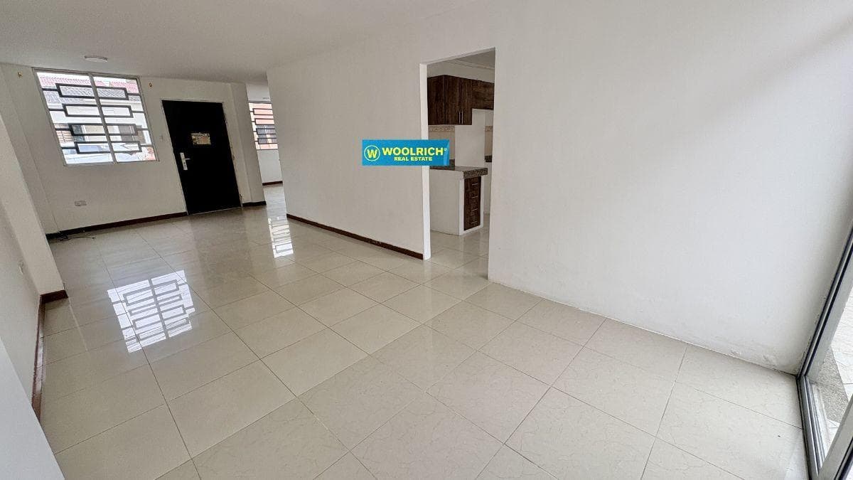 Urbanización Cataluna, Vendo Casa 4 Dorm, 150 m², Guayas — imagen 2