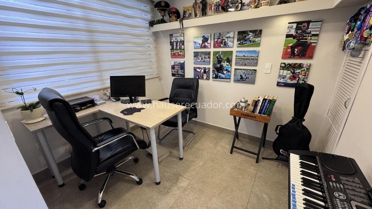 Casa de Venta Remodelada | 3 Habitac. | Amplias Áreas Verdes | Seguridad 24/7 | Sector Residencial — imagen 4