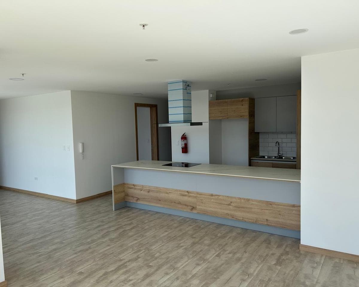 En Venta Departamentos 130 m² - Sector La Carolina — imagen 1
