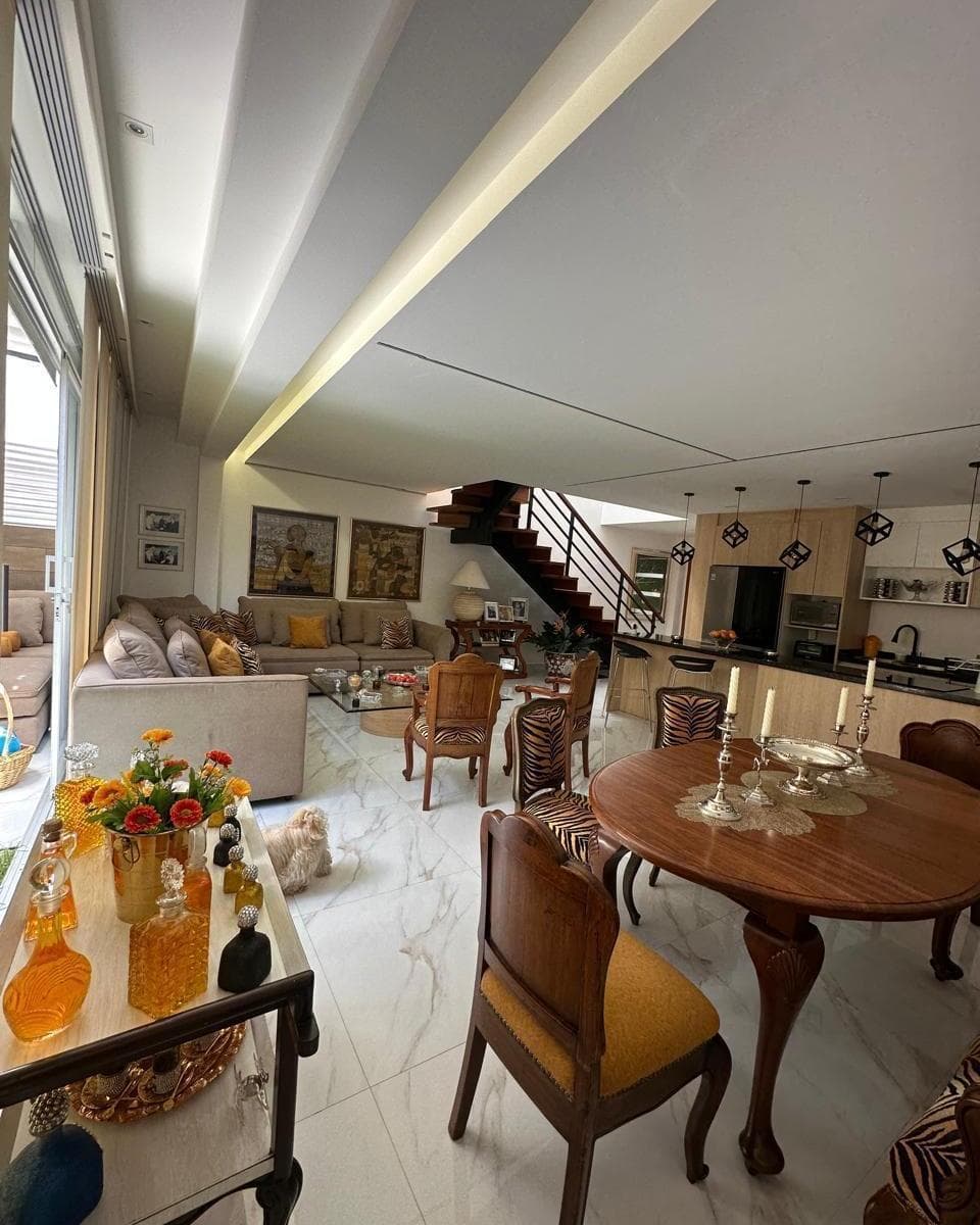 Casa en Venta Moderna 3 Dorm. Av Intervalles Cumbayá — imagen 1
