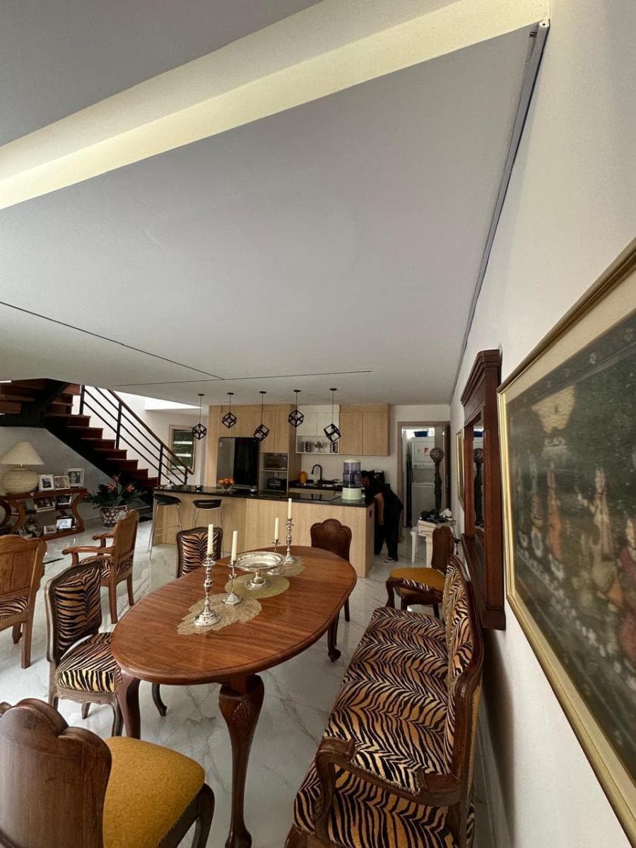 Casa en Venta Moderna 3 Dorm. Av Intervalles Cumbayá — imagen 9