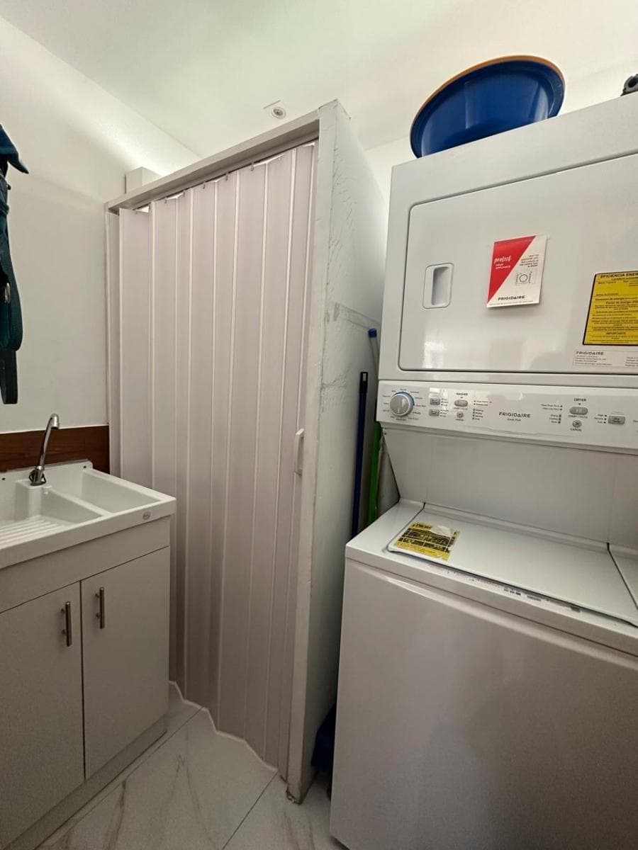 Casa en Venta Moderna 3 Dorm. Av Intervalles Cumbayá — imagen 7