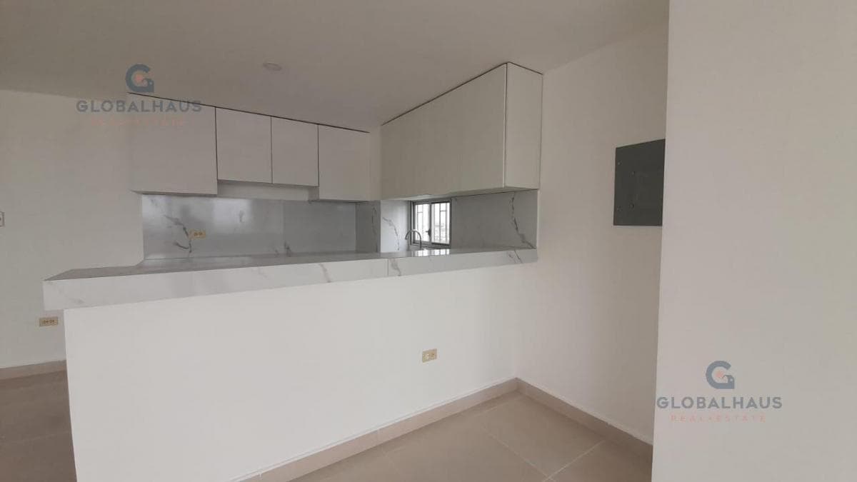 Venta de Departamento en 9 de Octubre y Av del Ejercito, 3 Habitaciones Y. R. Guayas — imagen 3