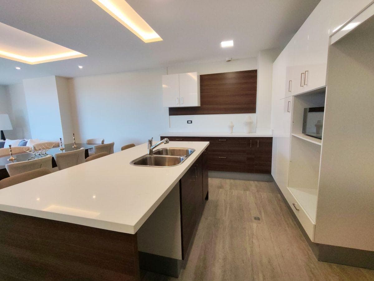 Departamento de Venta en El Sector Gonzalez Suarez — imagen 8