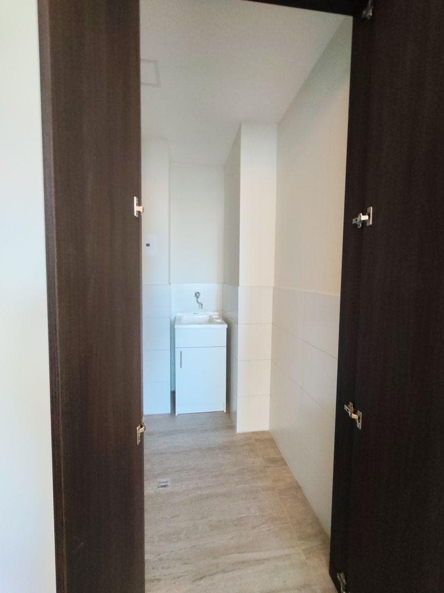 Departamento de Venta en El Sector Gonzalez Suarez — imagen 2