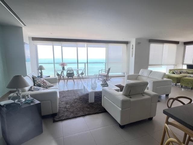 Departamento en Venta Al Pie del Mar - Punta Blanca — imagen 1
