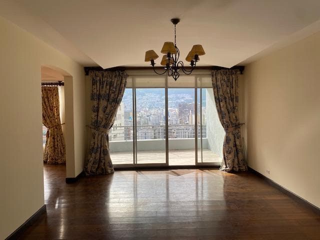 Departamento Quito Departamento de Venta Sector Gonzalez Suarez — imagen 8