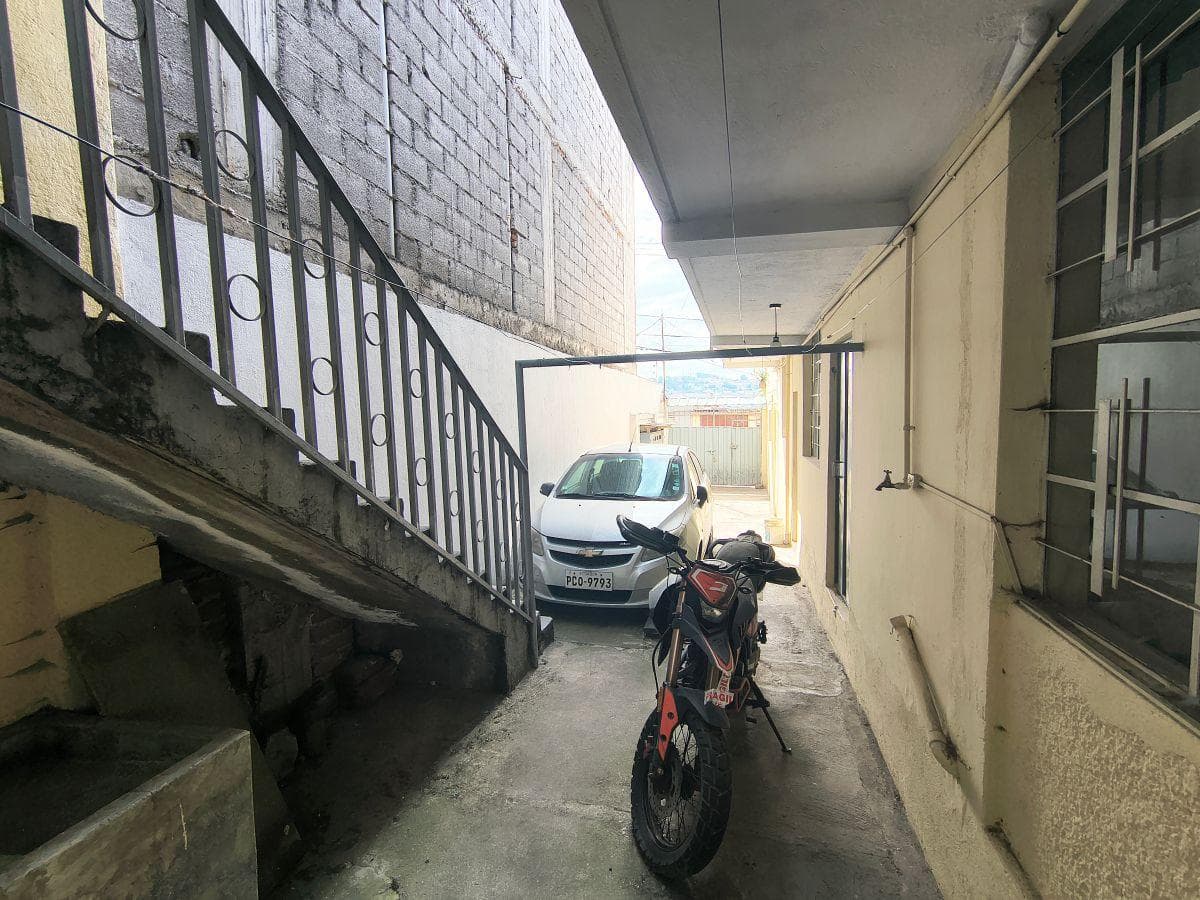 Casa de Venta en El Sector de Quito Norte, en La Calle Flavio Alfaro — imagen 10