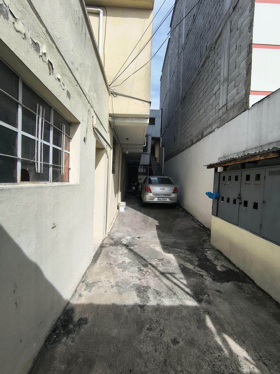 Casa de Venta en El Sector de Quito Norte, en La Calle Flavio Alfaro — imagen 9