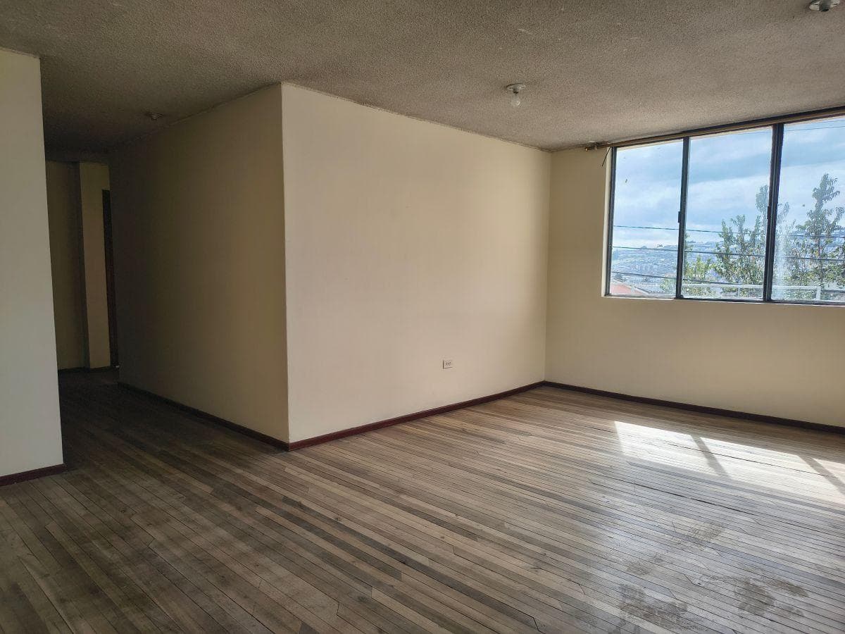 Casa de Venta en El Sector de Quito Norte, en La Calle Flavio Alfaro — imagen 7