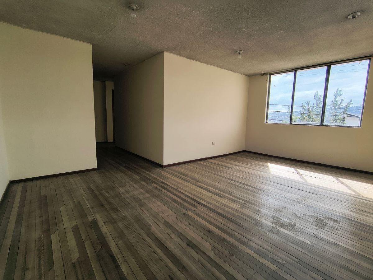 Casa de Venta en El Sector de Quito Norte, en La Calle Flavio Alfaro — imagen 6
